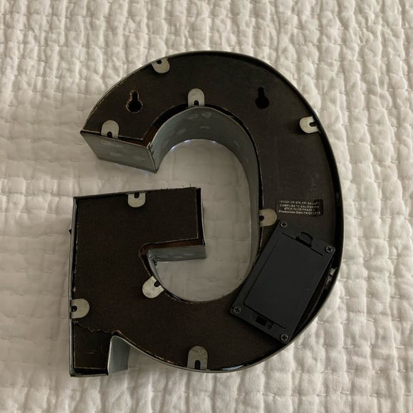 CAPITAL “G” WITH LIGHTS - Picture 3 of 4